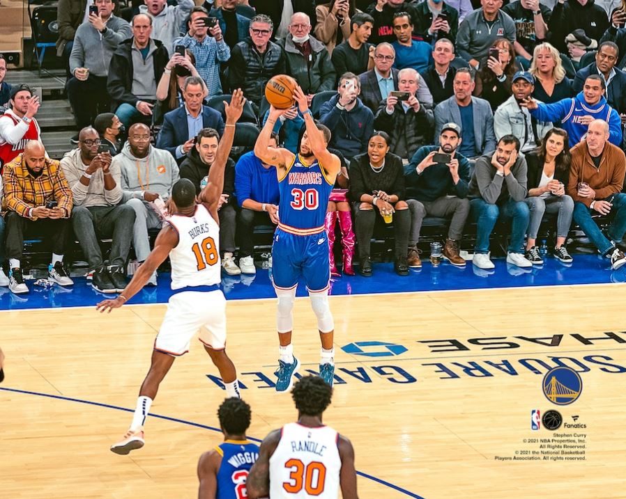 Steph Curry 3-Point Record-Breaking Shot Golden State Warriors 8" x 10" Basketball Photo