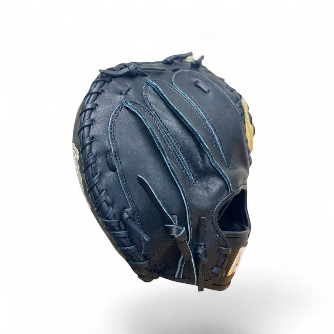 Akadema Glove Right ASM 47 (33 inch circumference) Torino Catcher's Mitt