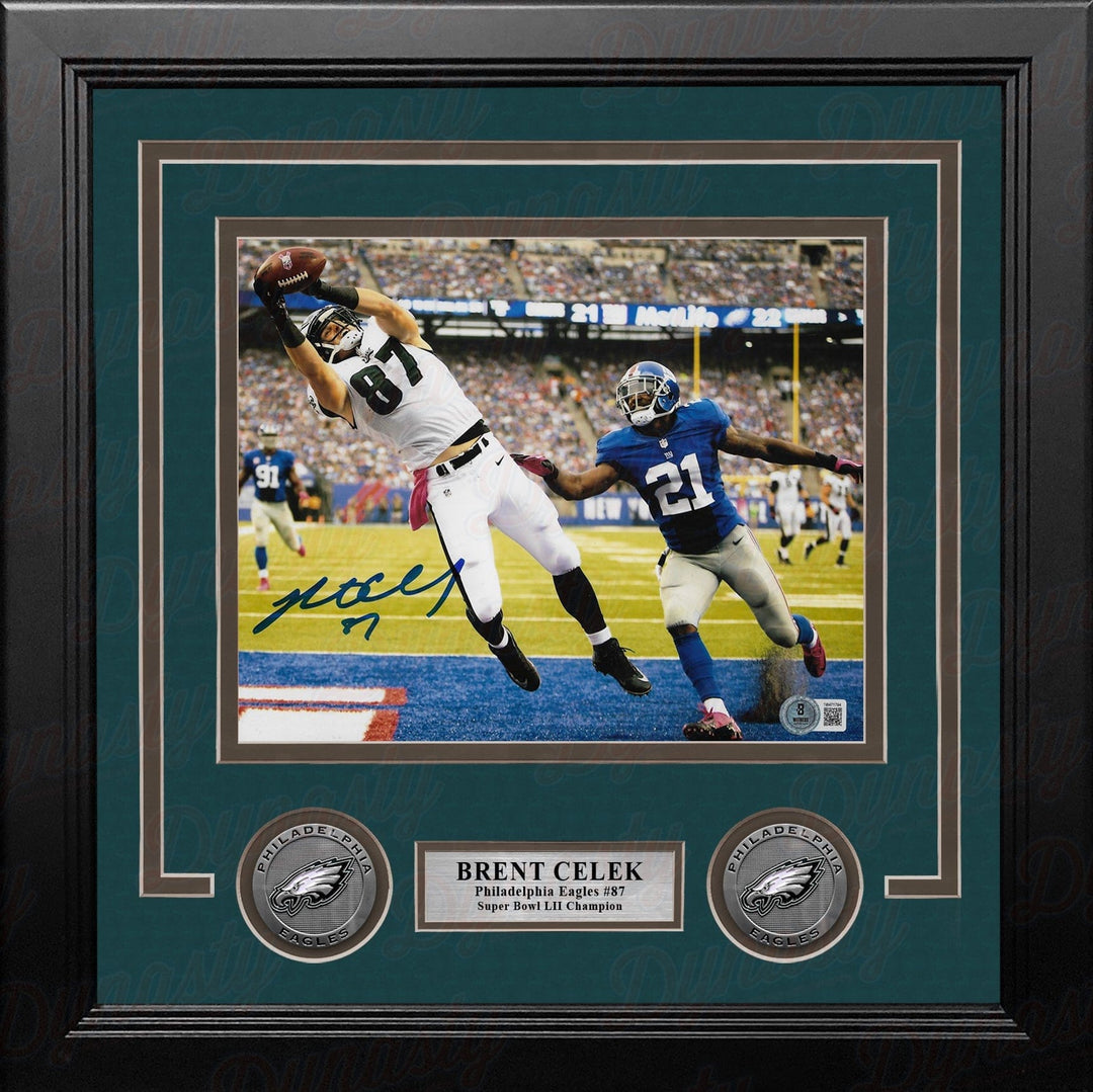 Dynasty Sports & Framing Autographed Framed Football Photos Brent Celek Touchdown v. Giants Philadelphia Eagles Autographed 8" x 10" Framed Football Photo