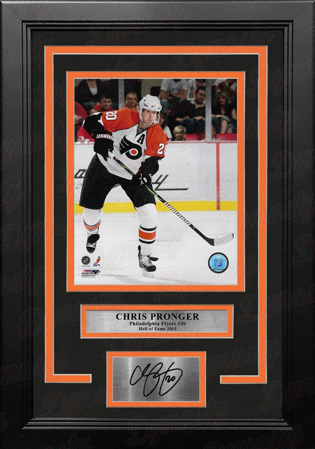 Dynasty Sports & Framing Engraved Signatures Chris Pronger in Action Philadelphia Flyers 8" x 10" Framed Hockey Photo with Engraved Autograph
