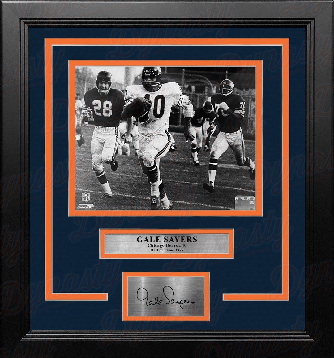Dynasty Sports & Framing Engraved Signatures Gale Sayers in Action Chicago Bears 8" x 10" Framed Football Photo with Engraved Autograph