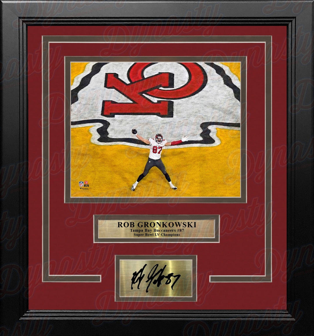 Dynasty Sports & Framing Engraved Signatures Rob Gronkowski Super Bowl LV End Zone Tampa Bay Buccaneers 8x10 Framed Photo with Engraved Autograph