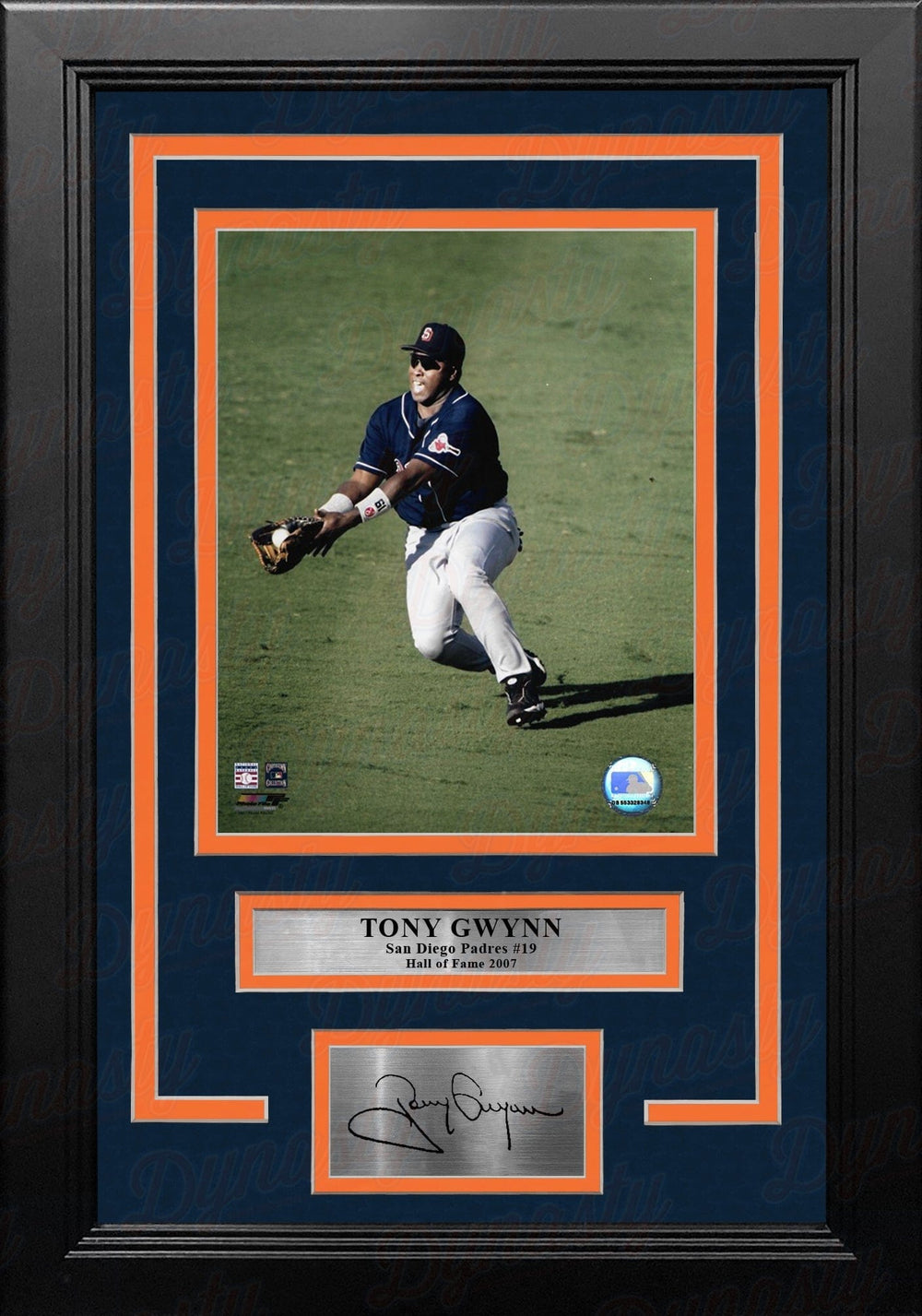 Dynasty Sports & Framing Engraved Signatures Tony Gwynn in Action San Diego Padres 8" x 10" Framed Baseball Photo with Engraved Autograph