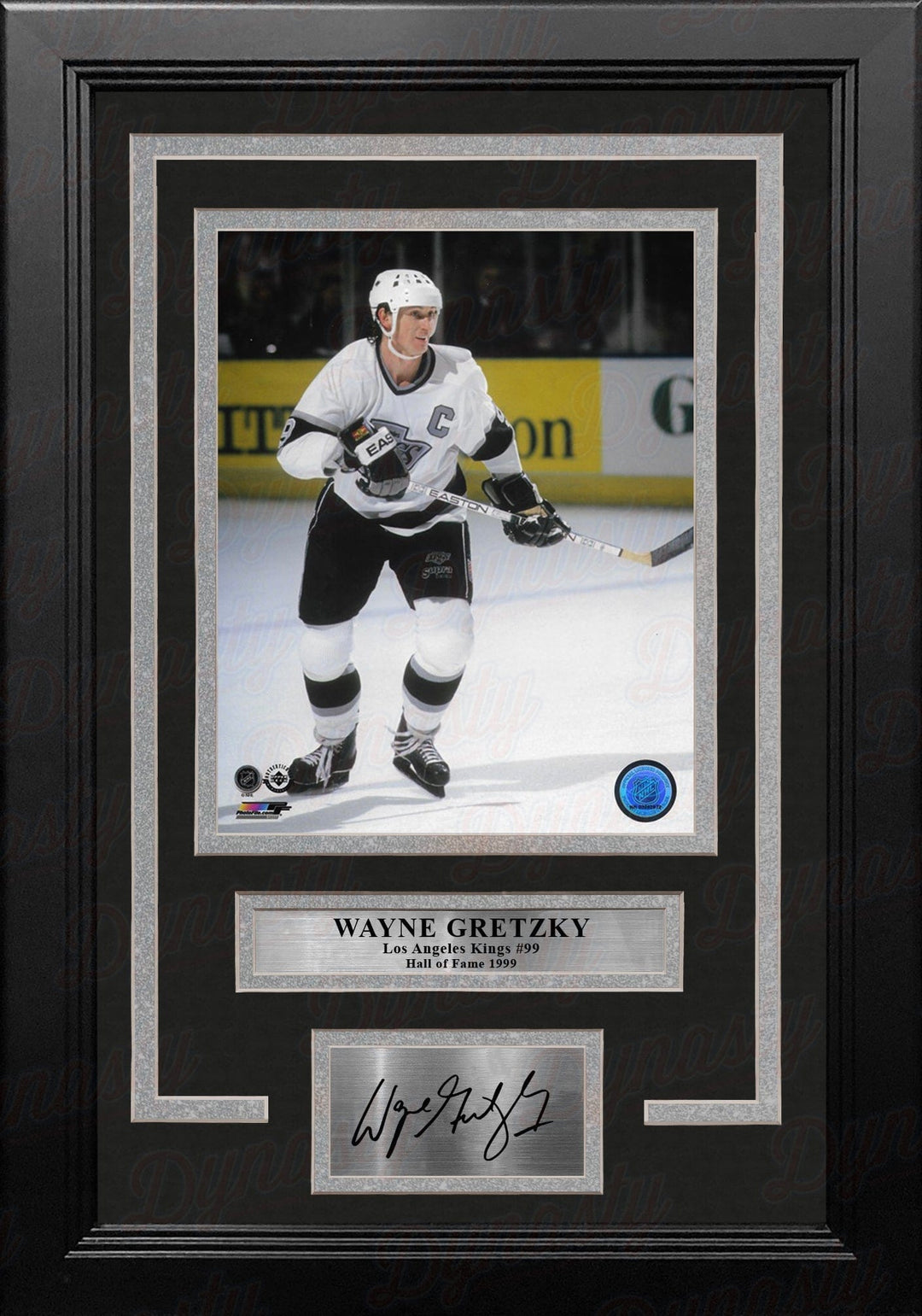 Dynasty Sports & Framing Engraved Signatures Wayne Gretzky in Action Los Angeles Kings 8" x 10" Framed Hockey Photo with Engraved Autograph