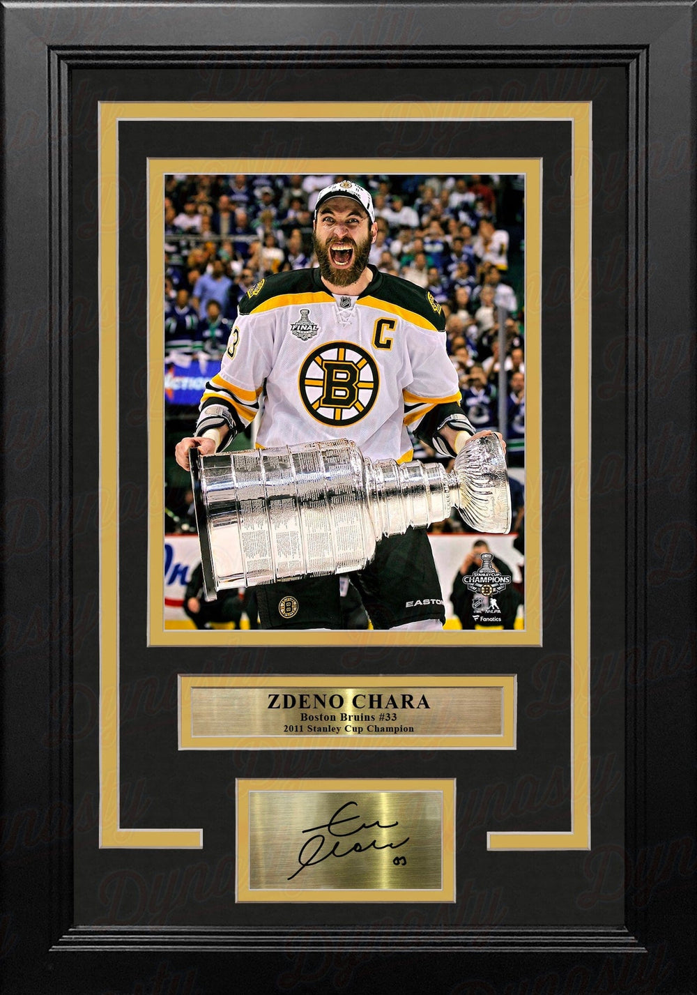 Dynasty Sports & Framing Engraved Signatures Zdeno Chara Hoists The Stanley Cup Boston Bruins 8x10 Framed Hockey Photo with Engraved Autograph