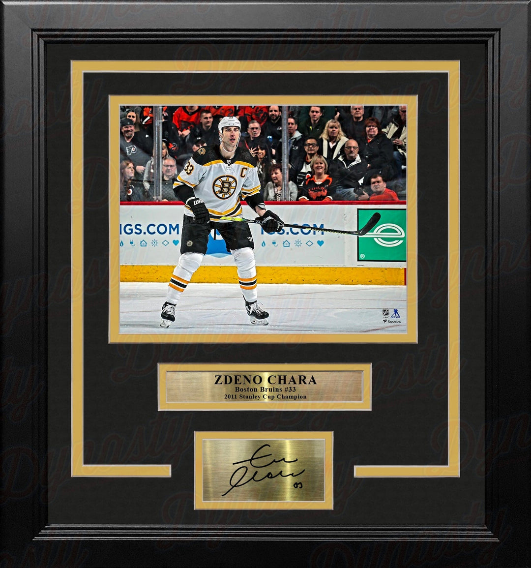 Dynasty Sports & Framing Engraved Signatures Zdeno Chara in Action Boston Bruins 8" x 10" Framed Hockey Photo with Engraved Autograph