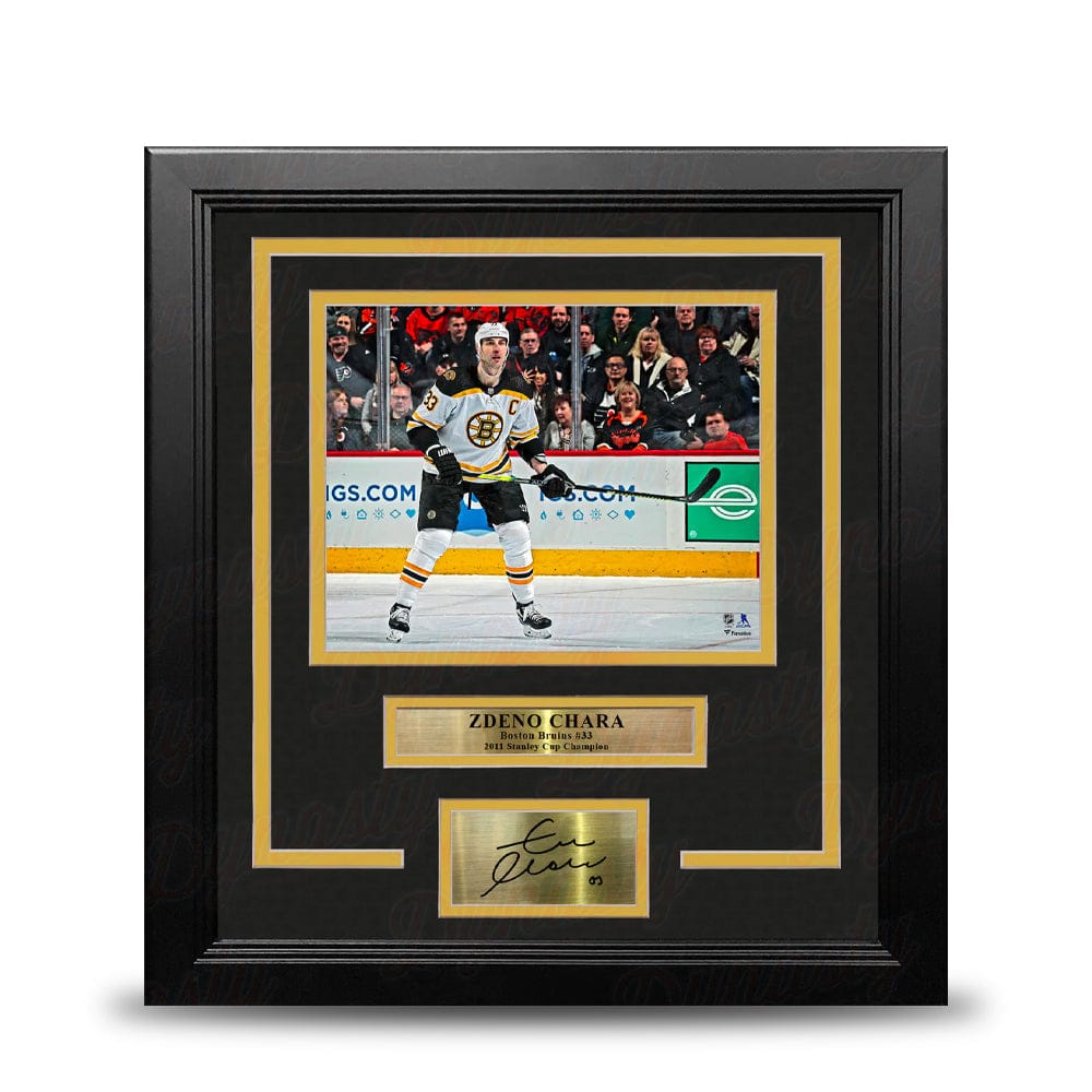 Dynasty Sports & Framing Engraved Signatures Zdeno Chara in Action Boston Bruins 8" x 10" Framed Hockey Photo with Engraved Autograph