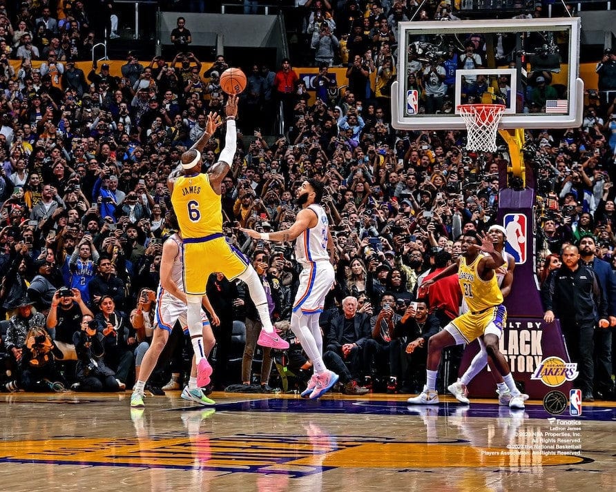 Dynasty Sports & Framing Unframed Basketball Photos LeBron James Breaks the All-Time Scoring Record Los Angeles Lakers 8" x 10" Basketball Photo