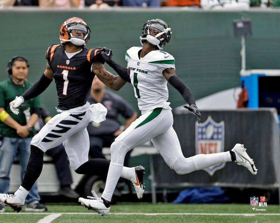 Dynasty Sports & Framing Unframed Football Photos Ahmad 'Sauce' Gardner in Action New York Jets 8" x 10" Football Photo
