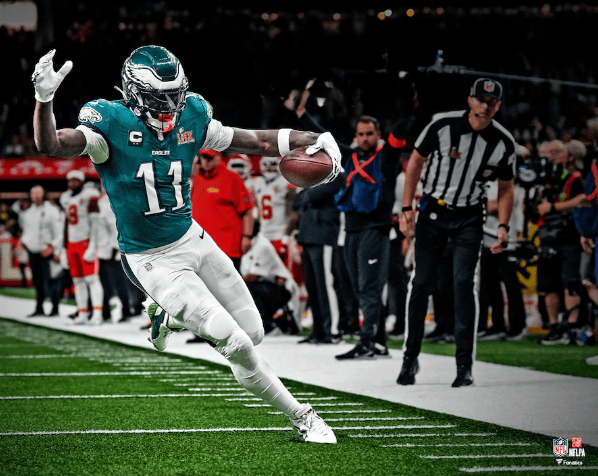 Dynasty Sports & Framing Unframed Football Photos AJ Brown Super Bowl LIX Action Philadelphia Eagles 8" x 10" Football Photo
