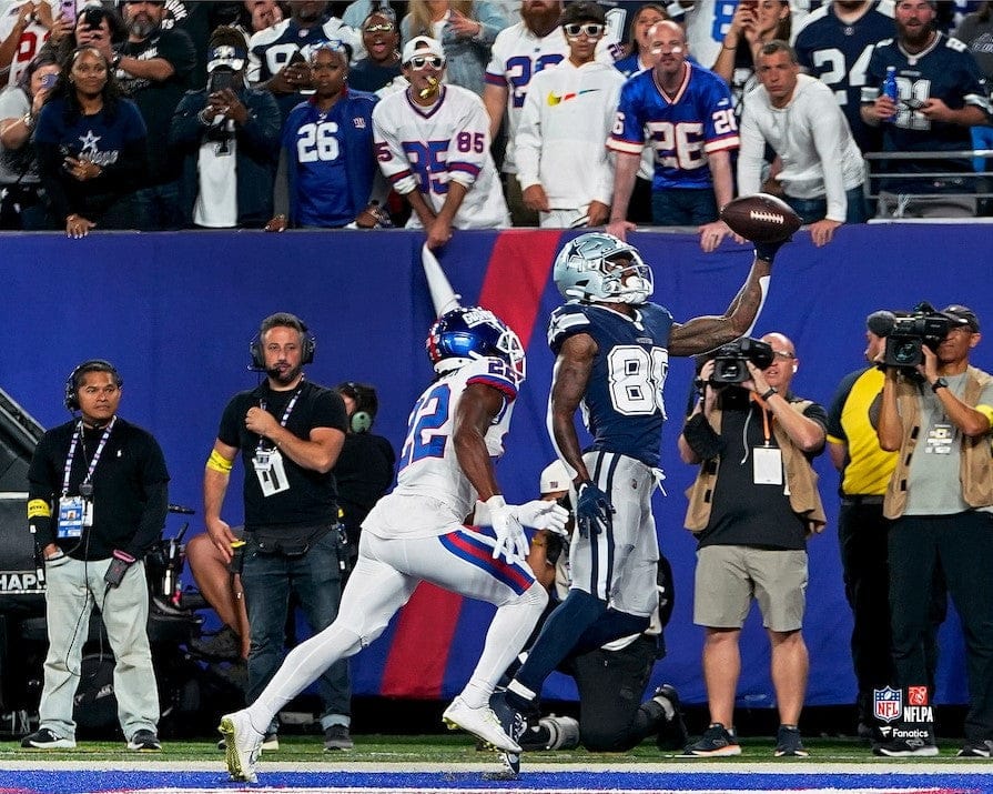 Dynasty Sports & Framing Unframed Football Photos CeeDee Lamb One-Handed Touchdown Catch Dallas Cowboys 8" x 10" Football Photo