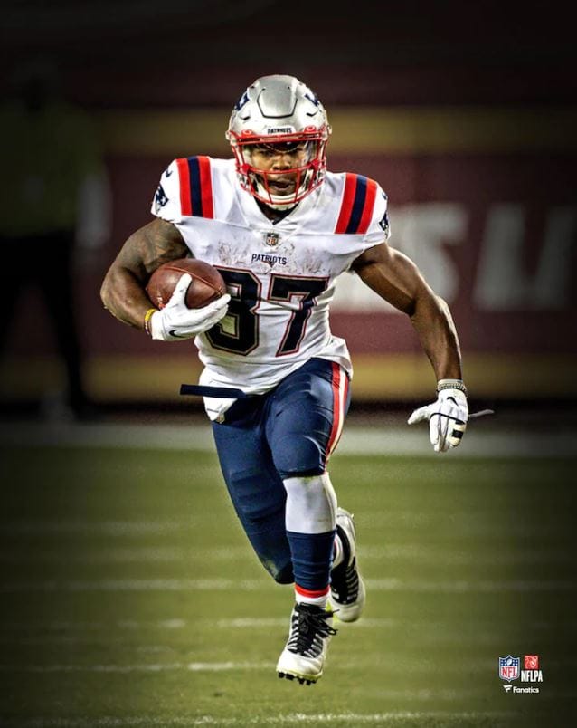 Dynasty Sports & Framing Unframed Football Photos Damien Harris Blackout Action New England Patriots 8" x 10" Football Photo