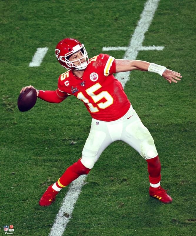 Dynasty Sports & Framing Unframed Football Photos Patrick Mahomes Throwing Action Kansas City Chiefs 8" x 10" Football Photo