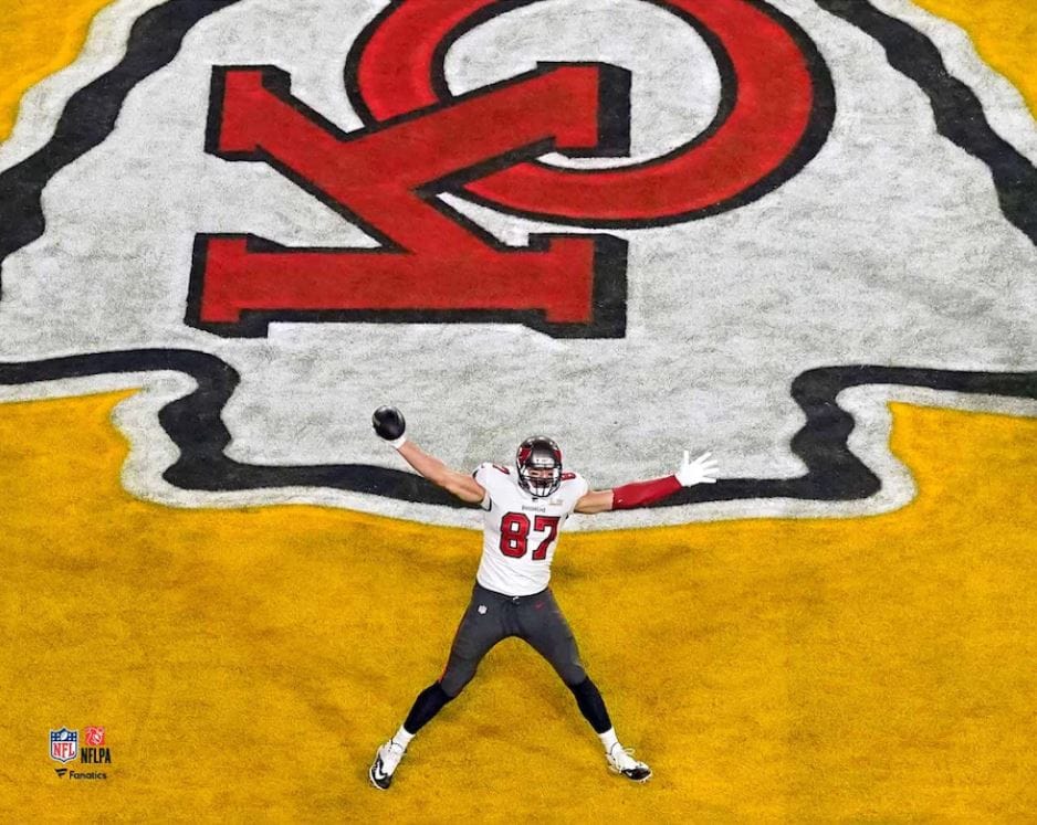 Dynasty Sports & Framing Unframed Football Photos Rob Gronkowski Super Bowl LV End Zone Celebration Tampa Bay Buccaneers 8" x 10" Football Photo