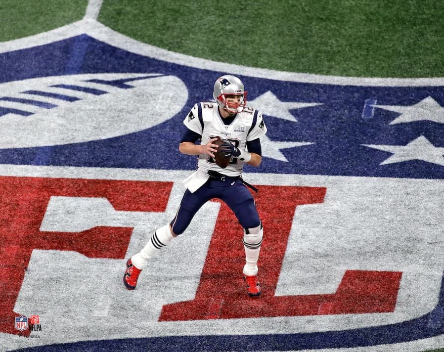 Dynasty Sports & Framing Unframed Football Photos Tom Brady in Action New England Patriots 8" x 10" Football Photo