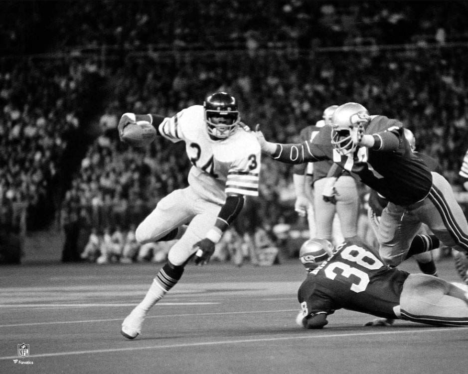 Dynasty Sports & Framing Unframed Football Photos Walter Payton Black & White Action Chicago Bears 8" x 10" Football Photo