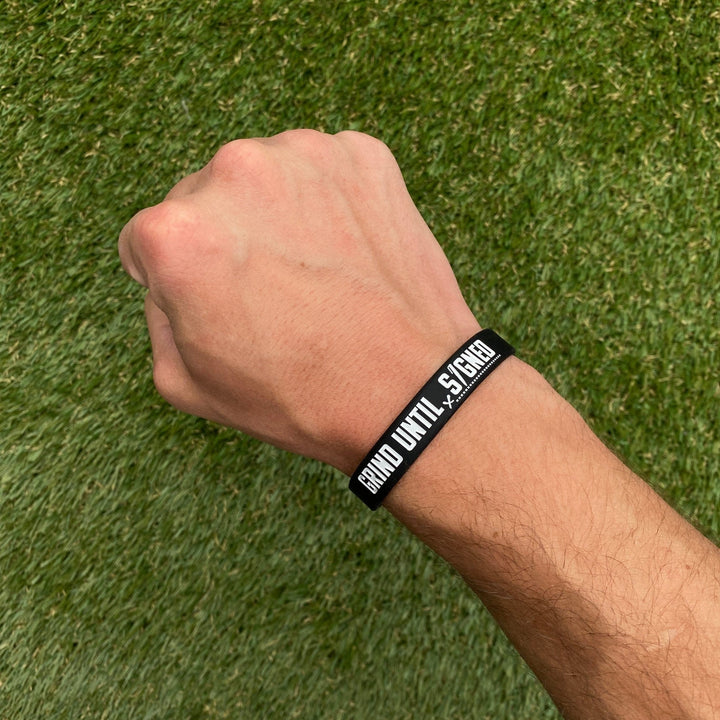 Elite Athletic Gear Wristband GRIND UNTIL SIGNED Wristband