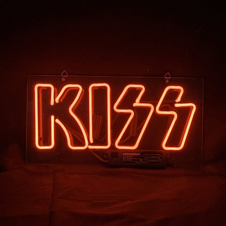 Neon Signs Land Neon Signs Kiss Neon Signs