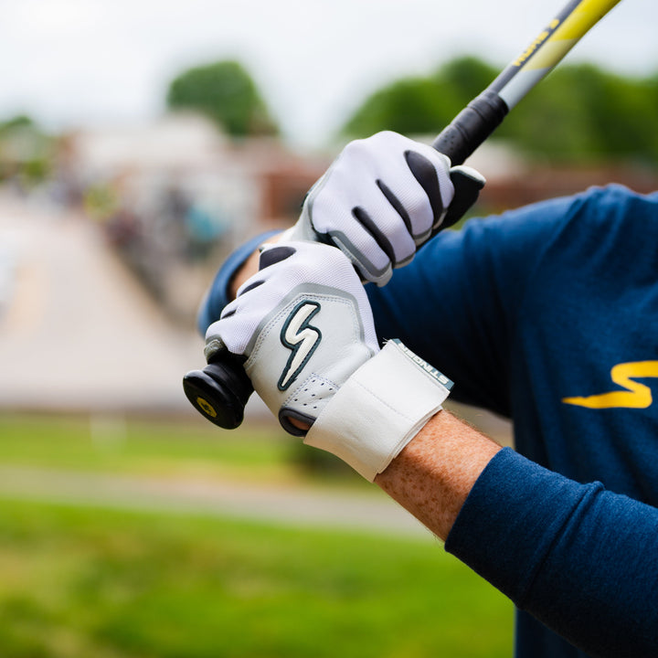 Stinger Sports Batting Gloves Winder Series Batting Gloves - Gray & White